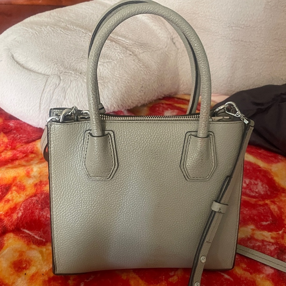 Michael Kors Pebble Leather Crossbody Bag - Picture 4 of 6